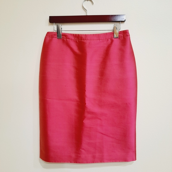 BCBGMaxAzria Dresses & Skirts - BCBGMaxAzria Vibrant Pink Pencil Skirt